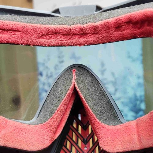 Dye I5 Red and Black Mask