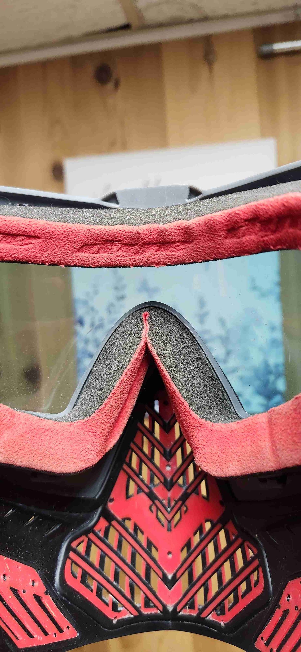 Dye I5 Red and Black Mask