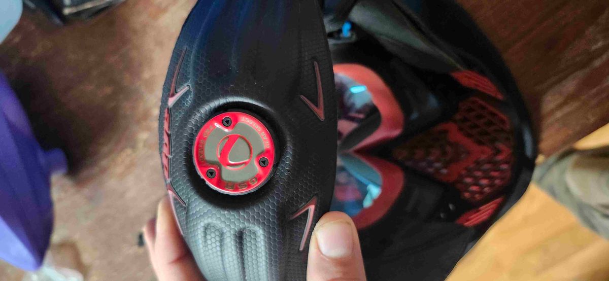 Dye I5 Red and Black Mask