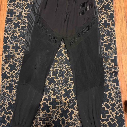 Hk joggers pants size M