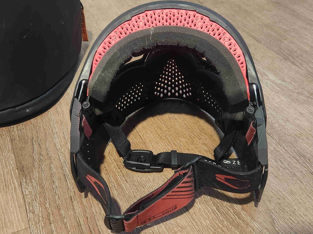 Limited edition carbon zero mask