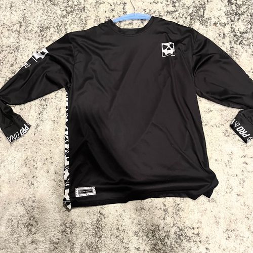 Infamous Long Sleeve(Large)