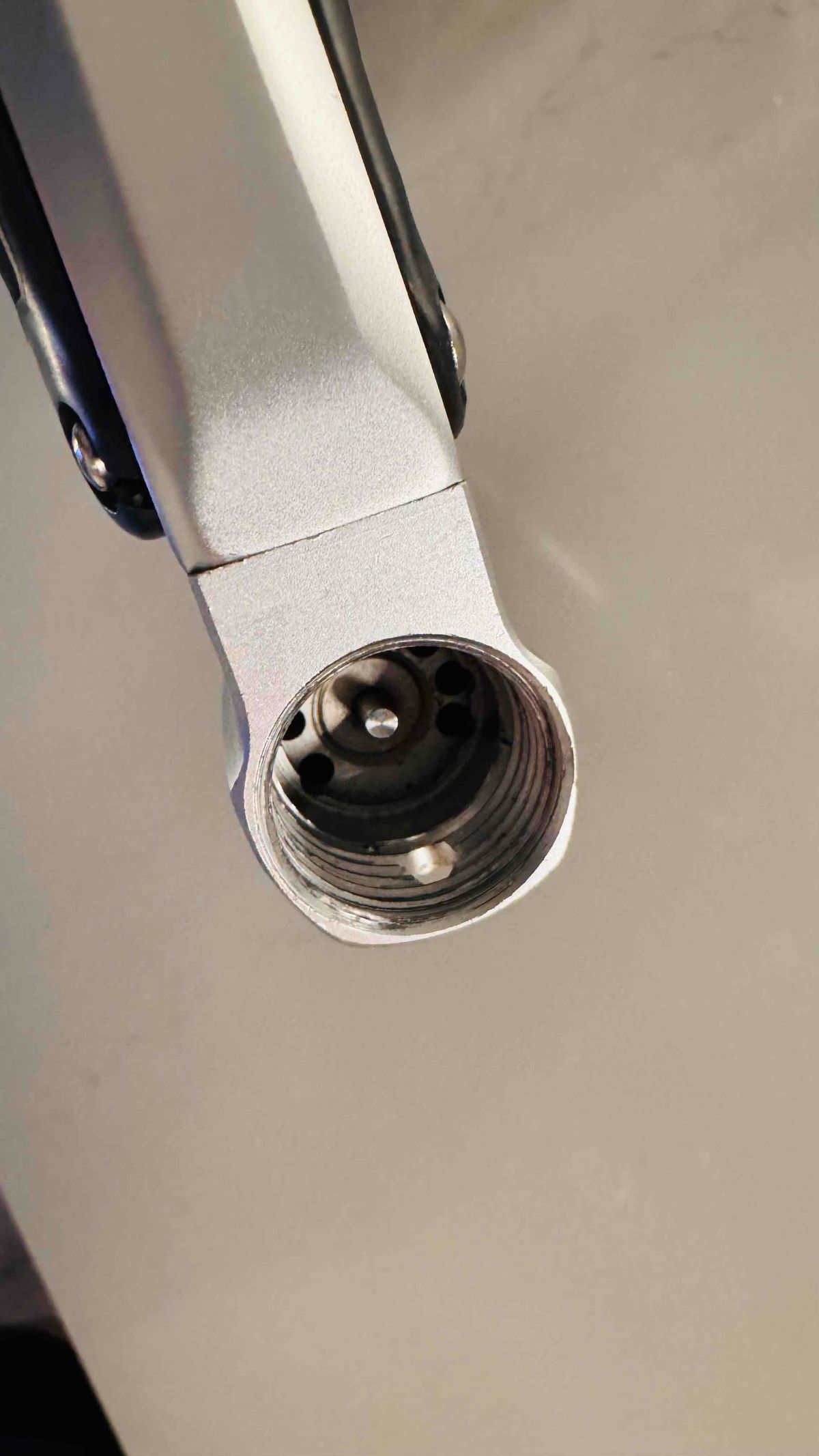 DLX Luxe TM40 - White