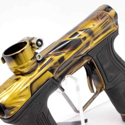 HK Invader CS2 Pro - gold/black unique + Silencio barrel