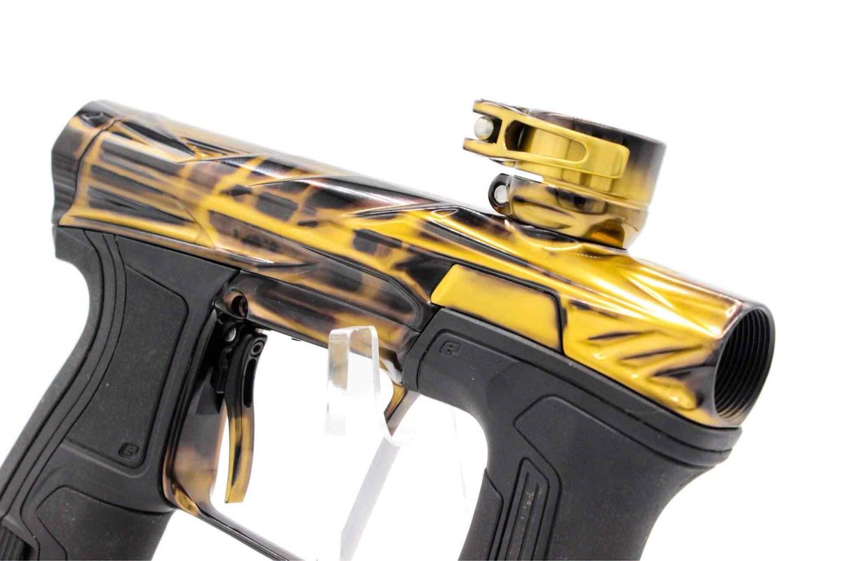 HK Invader CS2 Pro - gold/black unique + Silencio barrel