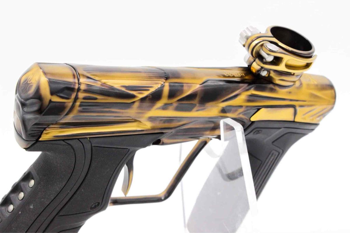 HK Invader CS2 Pro - gold/black unique + Silencio barrel