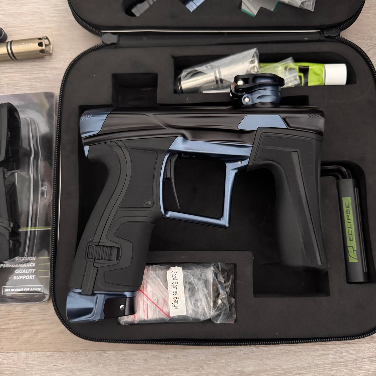 Geo 4 - Black/Blue + Extras