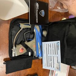 Blue/tan dye dm12