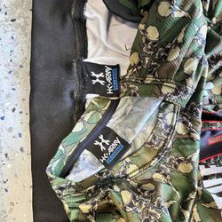 OG - HK Army flying skulls Outfit - Vaulted