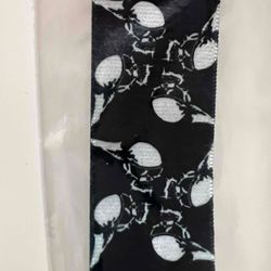 Sandana black and white mask strap