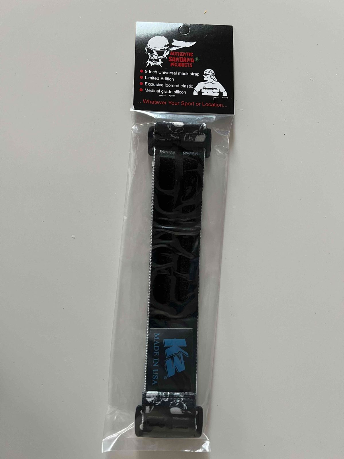 Sandana black and white mask strap