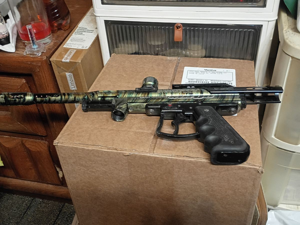 Genesis Surge paint ball gun 