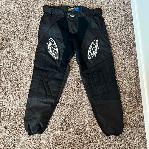 HK Army pants 2XL