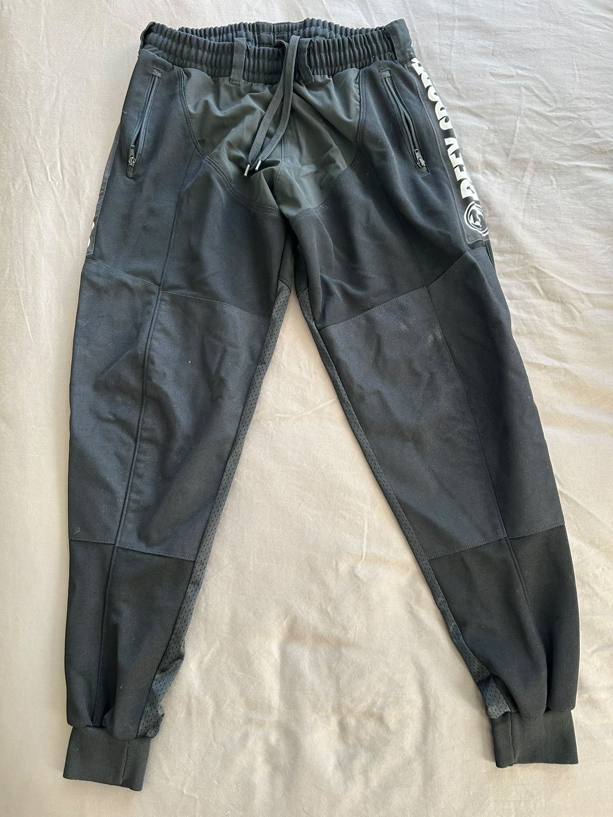 Defy Jogger pants XL