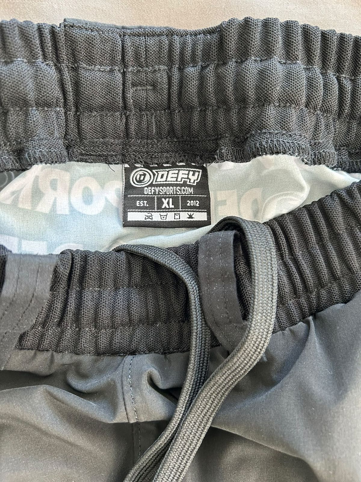 Defy Jogger pants XL