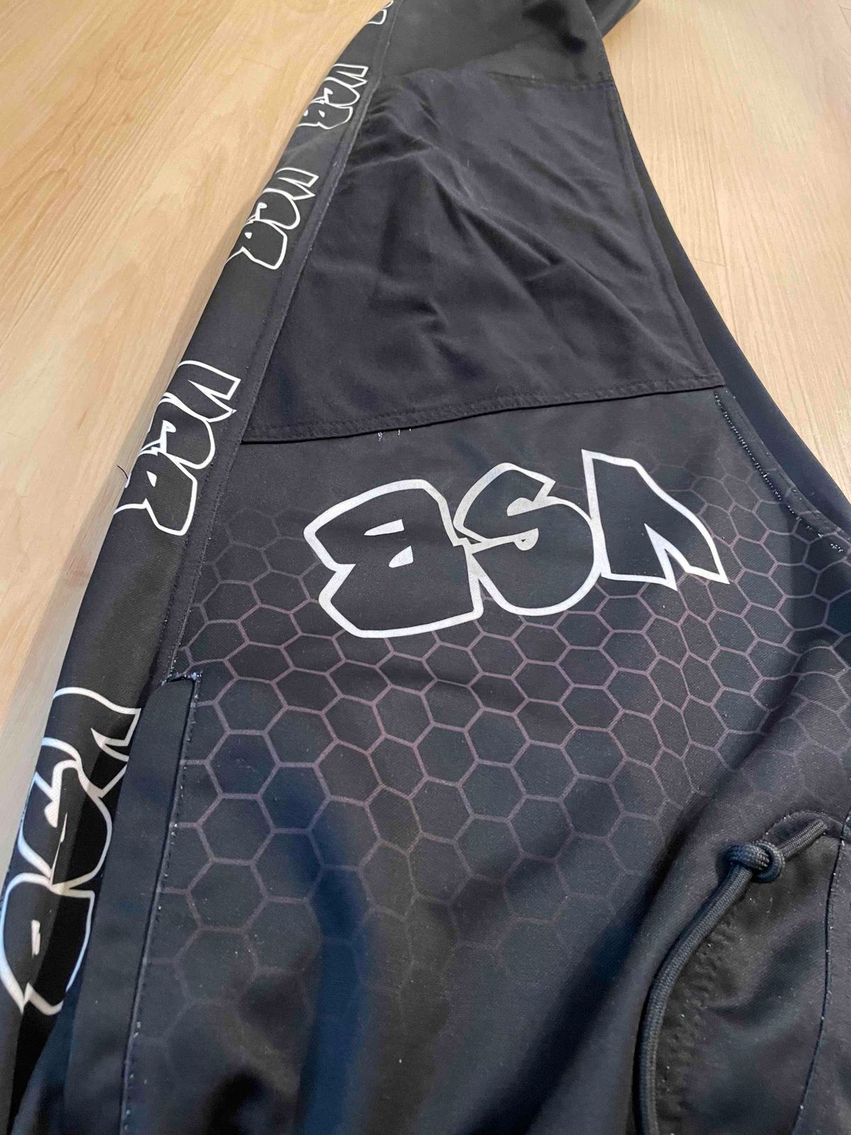 Used one tounrey MOST overlooked pants on the market XL