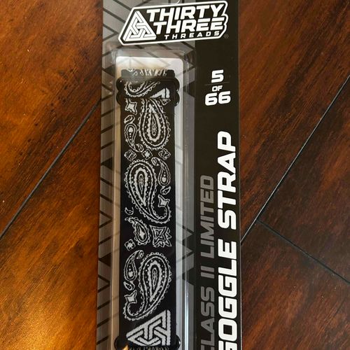 33 Threads Jesse James Strap NIB