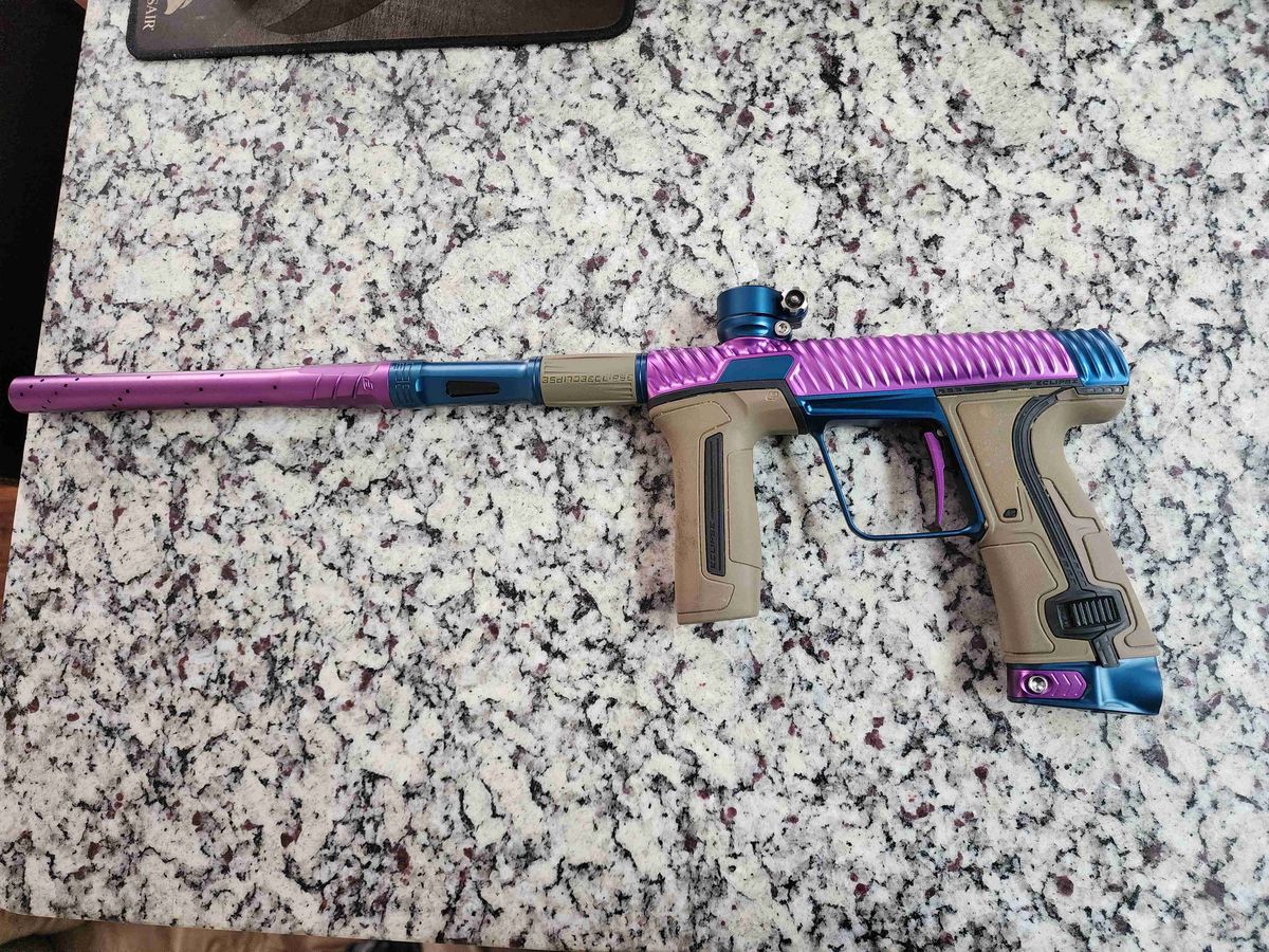 1/1 "ULTRAVIOLET" Twister CS3