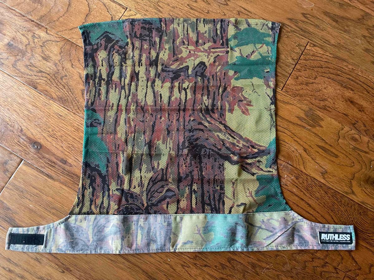 BNIB Ruthless “Decaying Tree Trunk” Headerap 