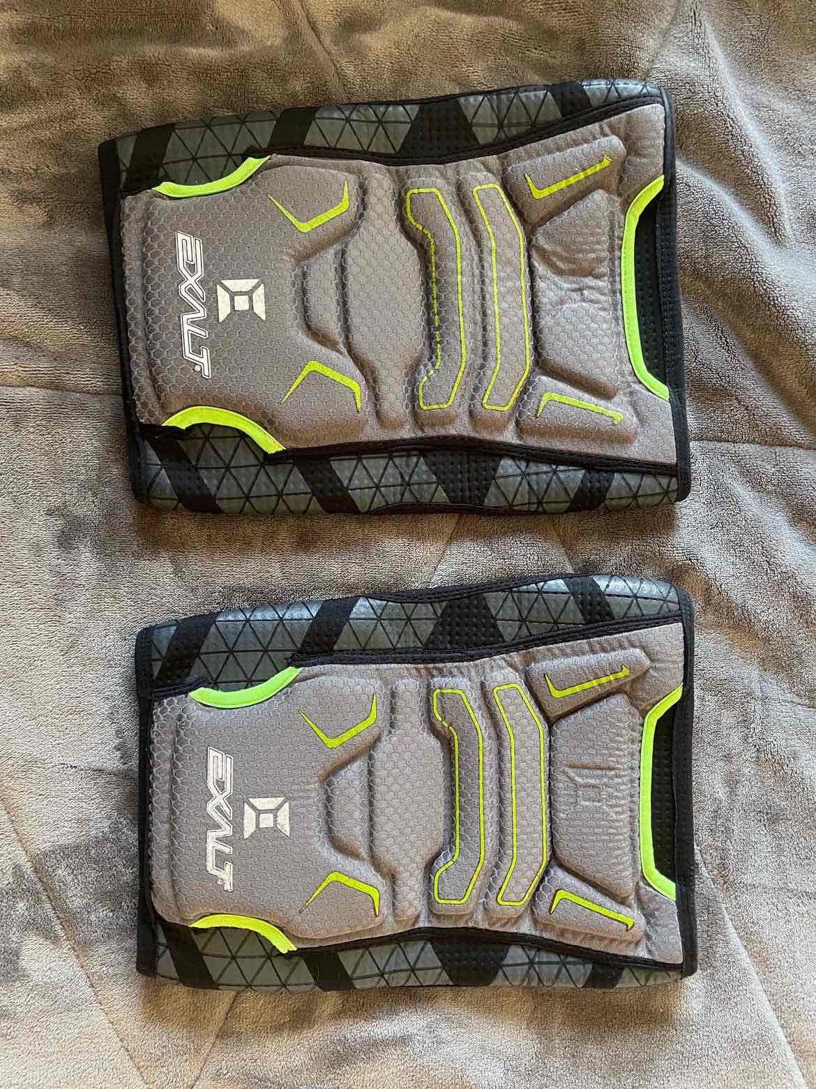 Exalt knee pads