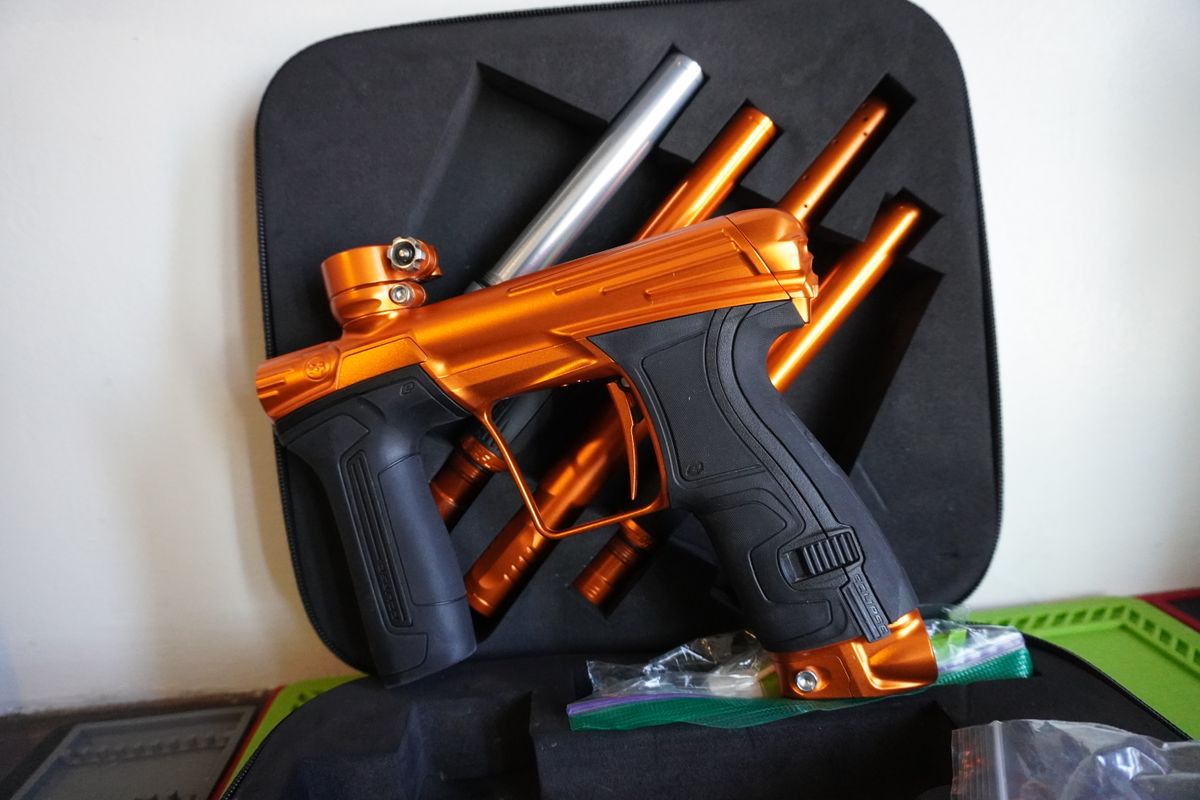 Infamous CS2 Pro - Orange 