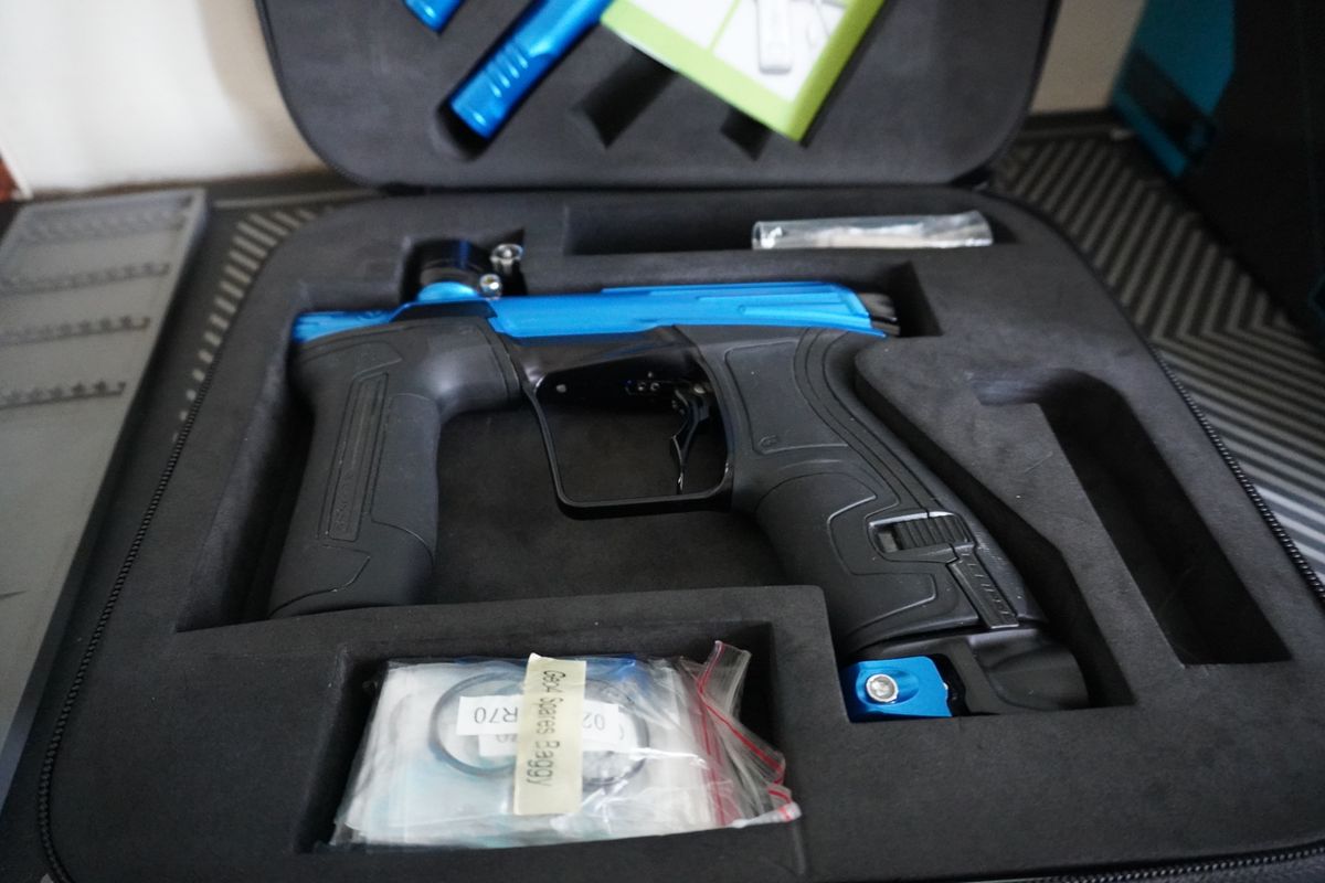 Infamous CS2 Pro - Blue