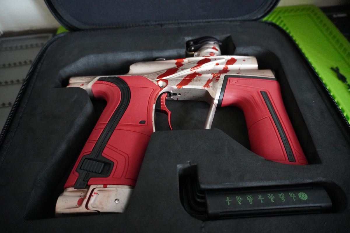 Planet Eclipse Ego LV2 Paintball Gun - Dust FN-2187 *RARE* 