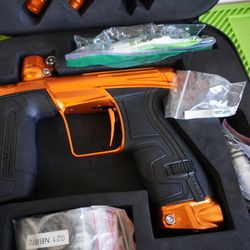 Infamous CS2 Pro - Orange 