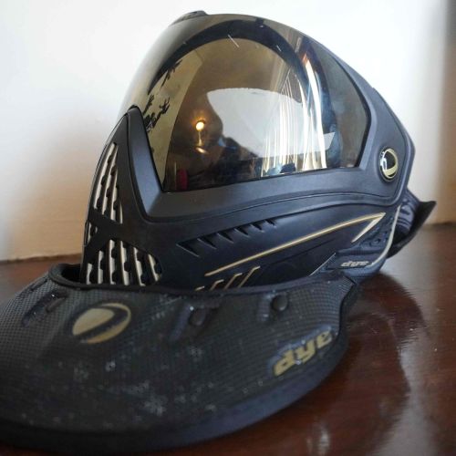 Dye i5 2.0 Paintball Mask/Goggle - Onyx Gold with Visor