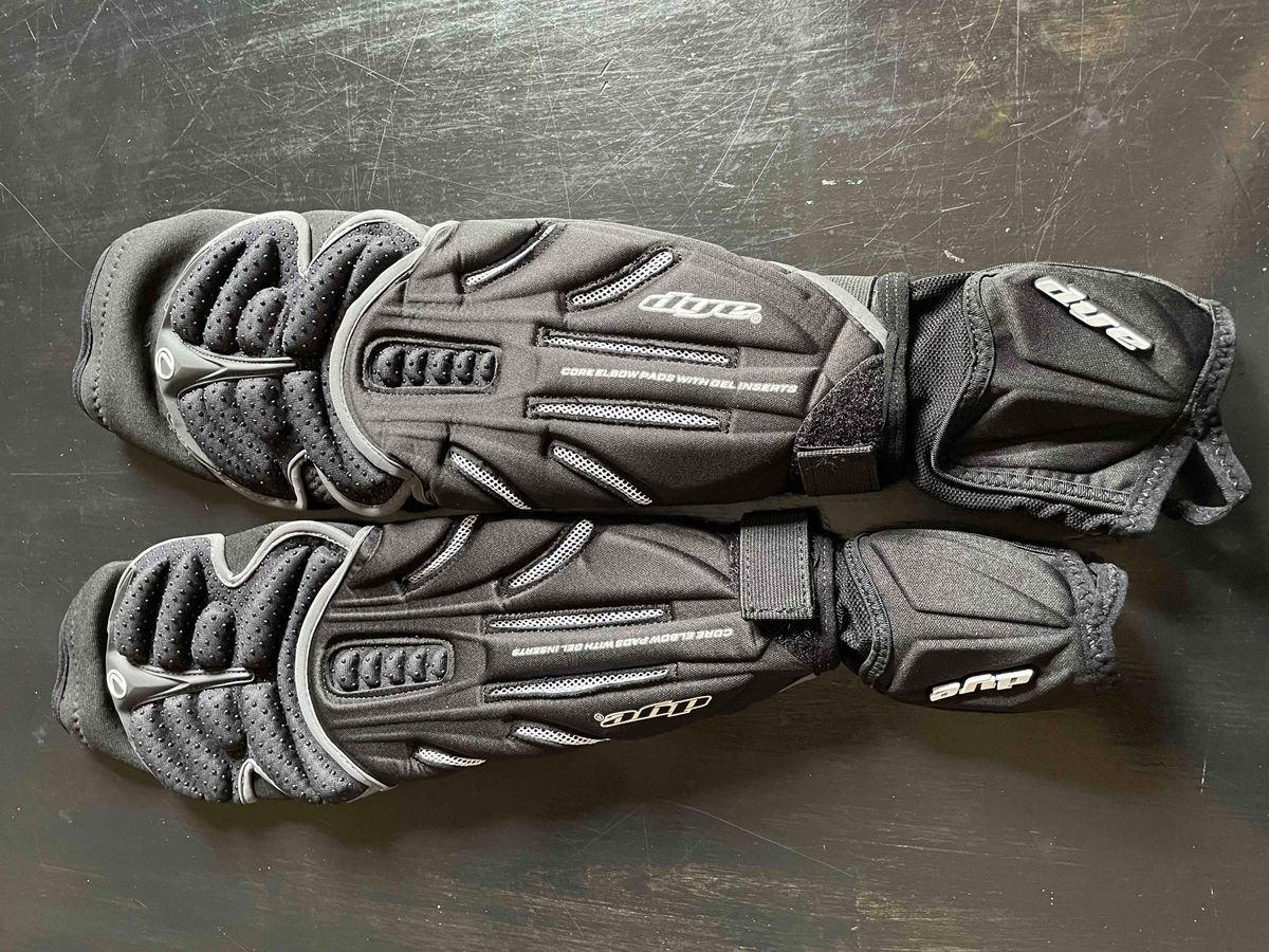 DYE PERFORMANCE ELBOW PADS