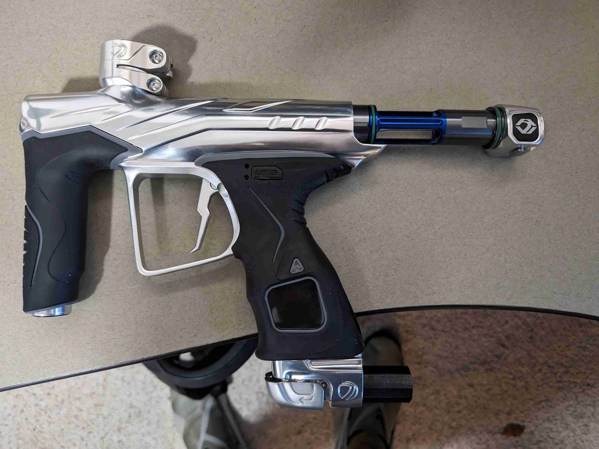 Brand new Dye DLS v2 bolt