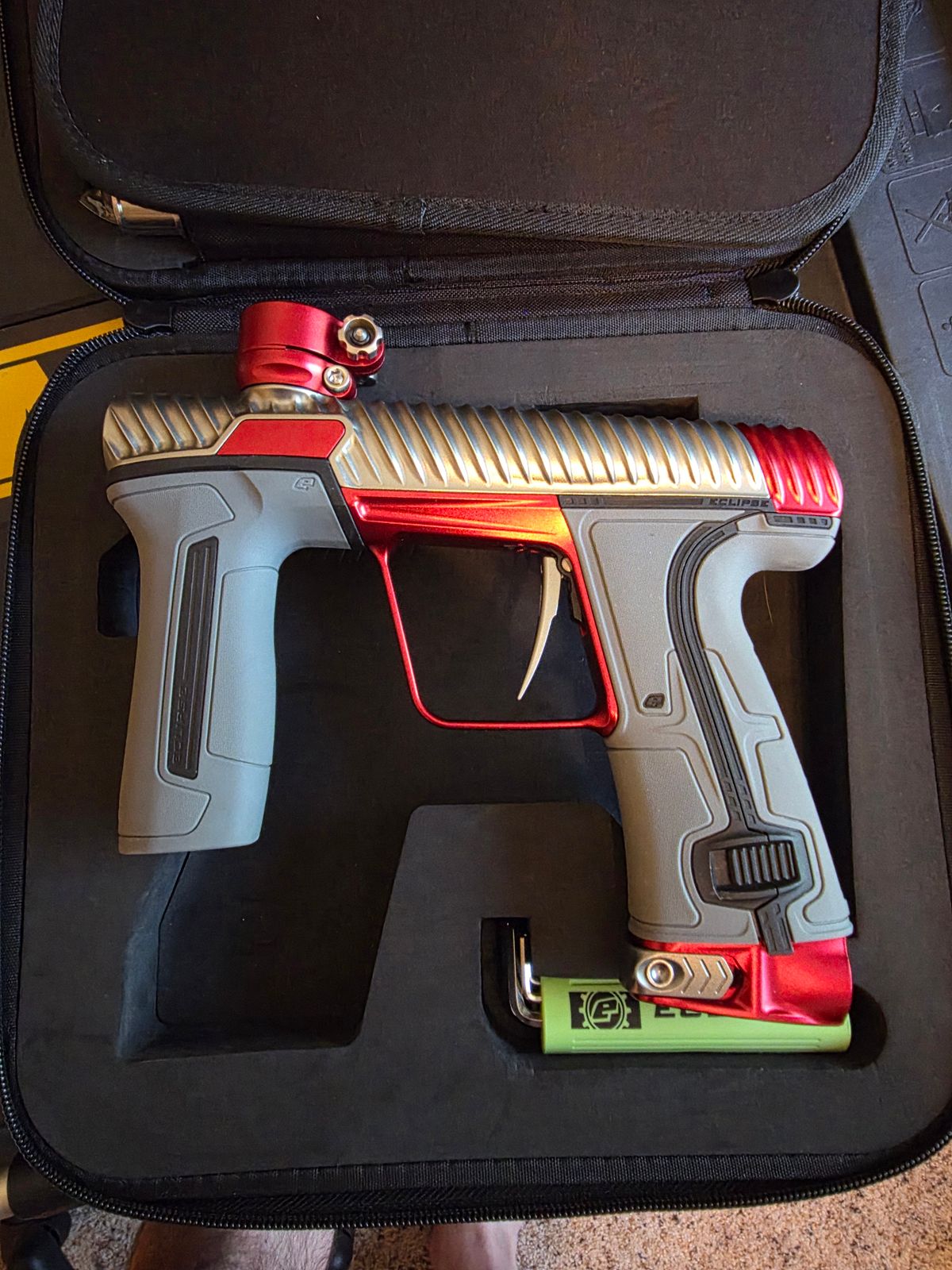 CS3 Twister graphite/red with mechanical frame