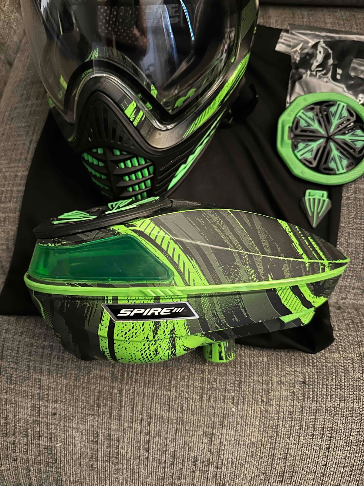 Graphic spire 3 and graphic contour 2 mask 