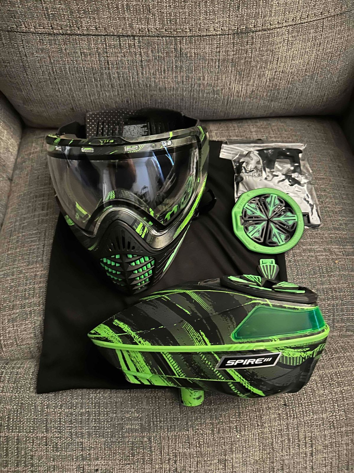 Graphic spire 3 and graphic contour 2 mask 