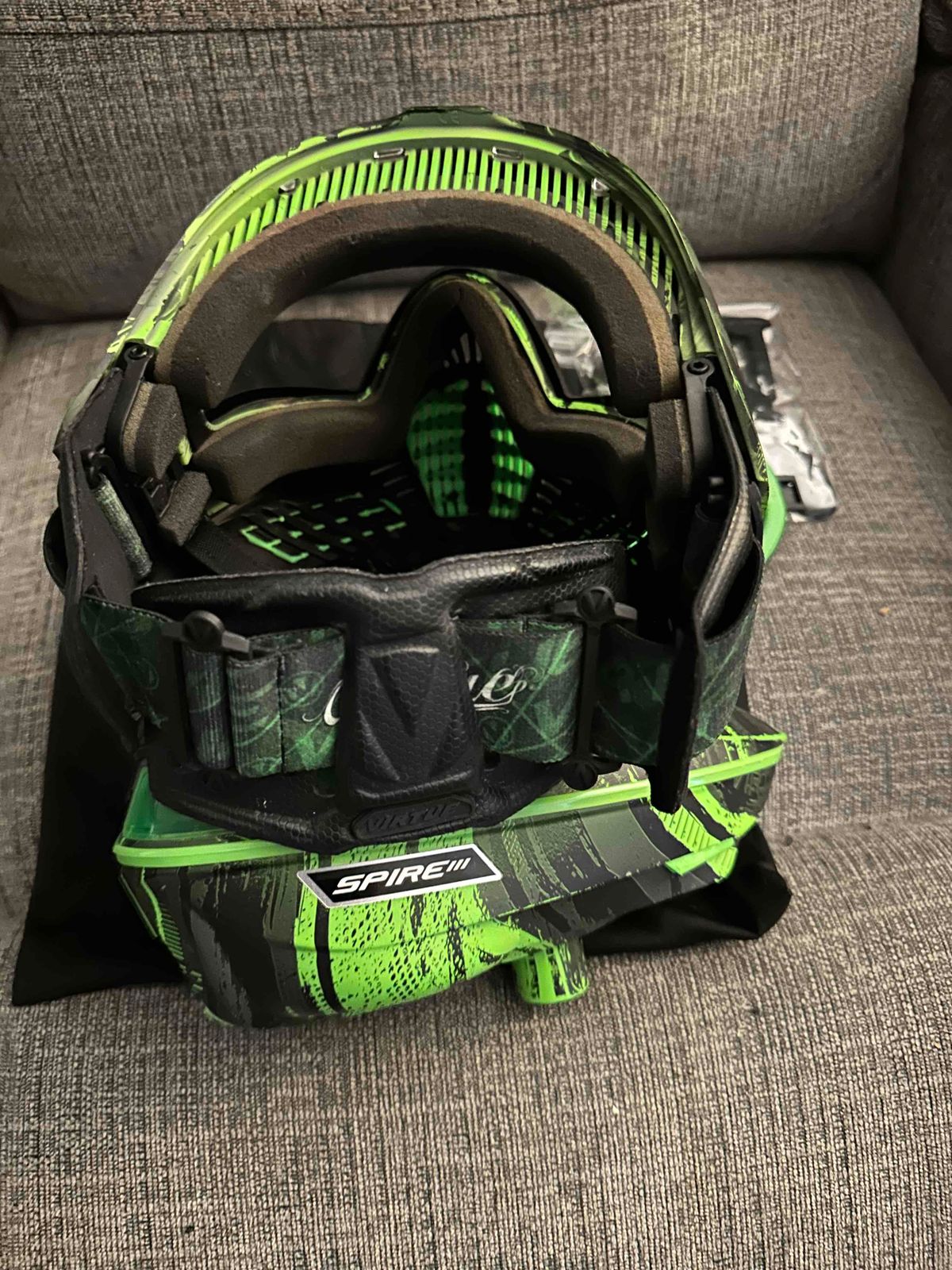 Graphic spire 3 and graphic contour 2 mask 