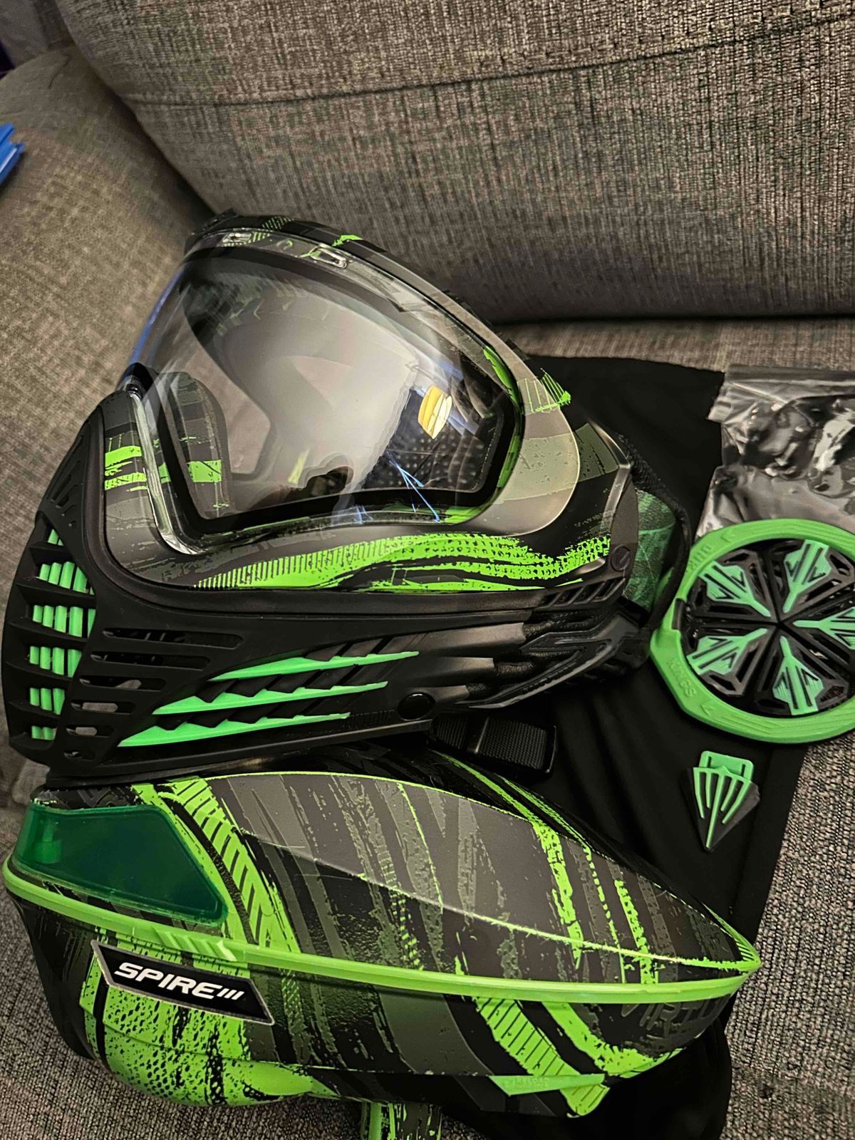 Graphic spire 3 and graphic contour 2 mask 