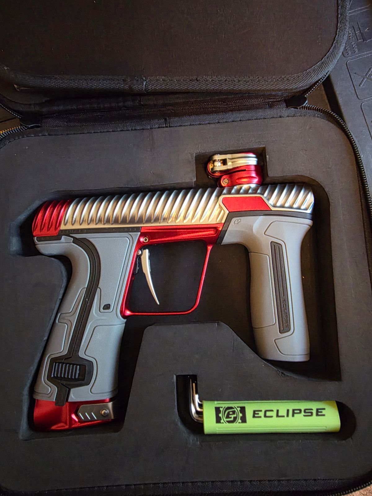 CS3 Twister graphite/red with mechanical frame