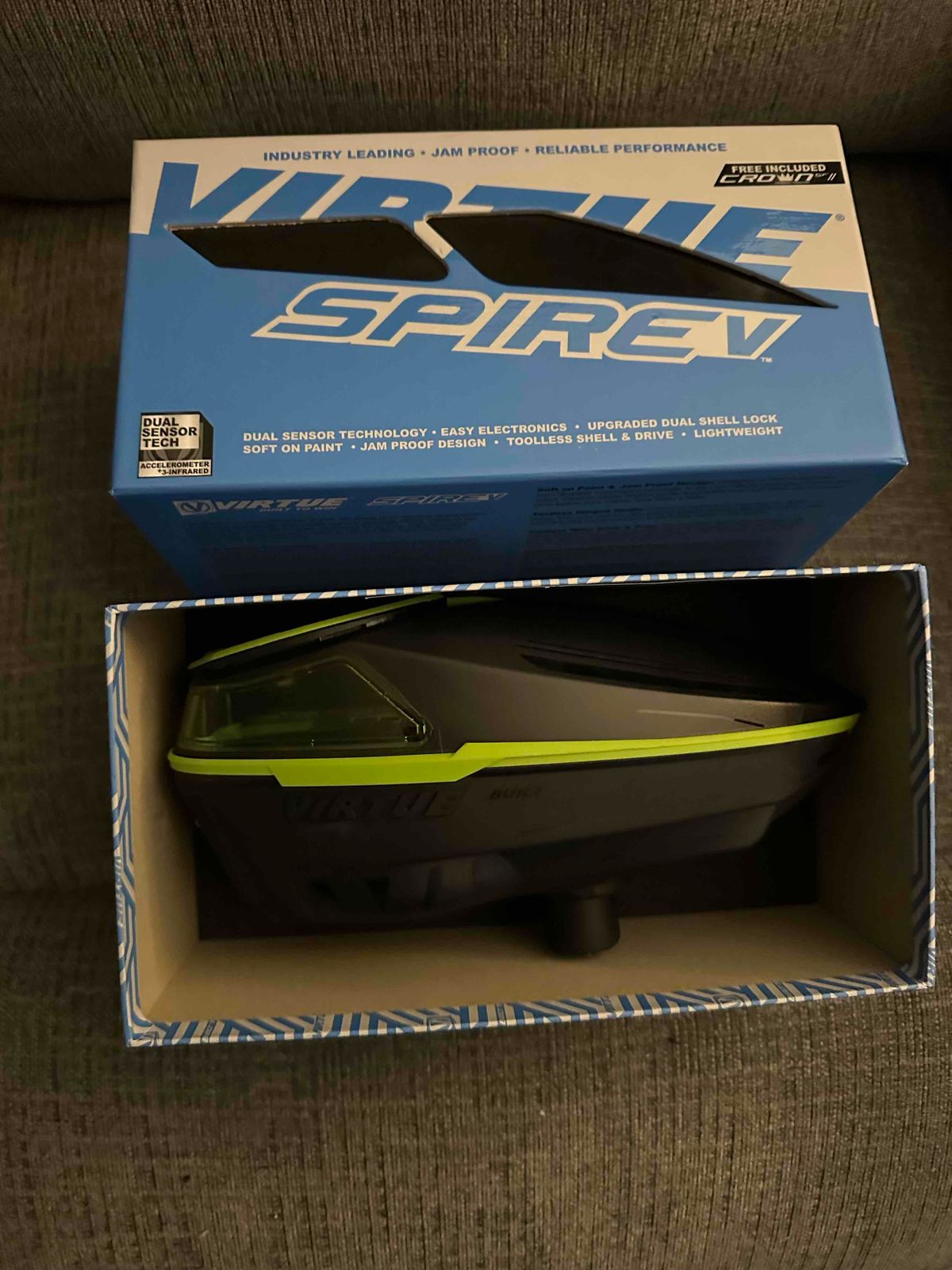 Spire 5 black with lime accents