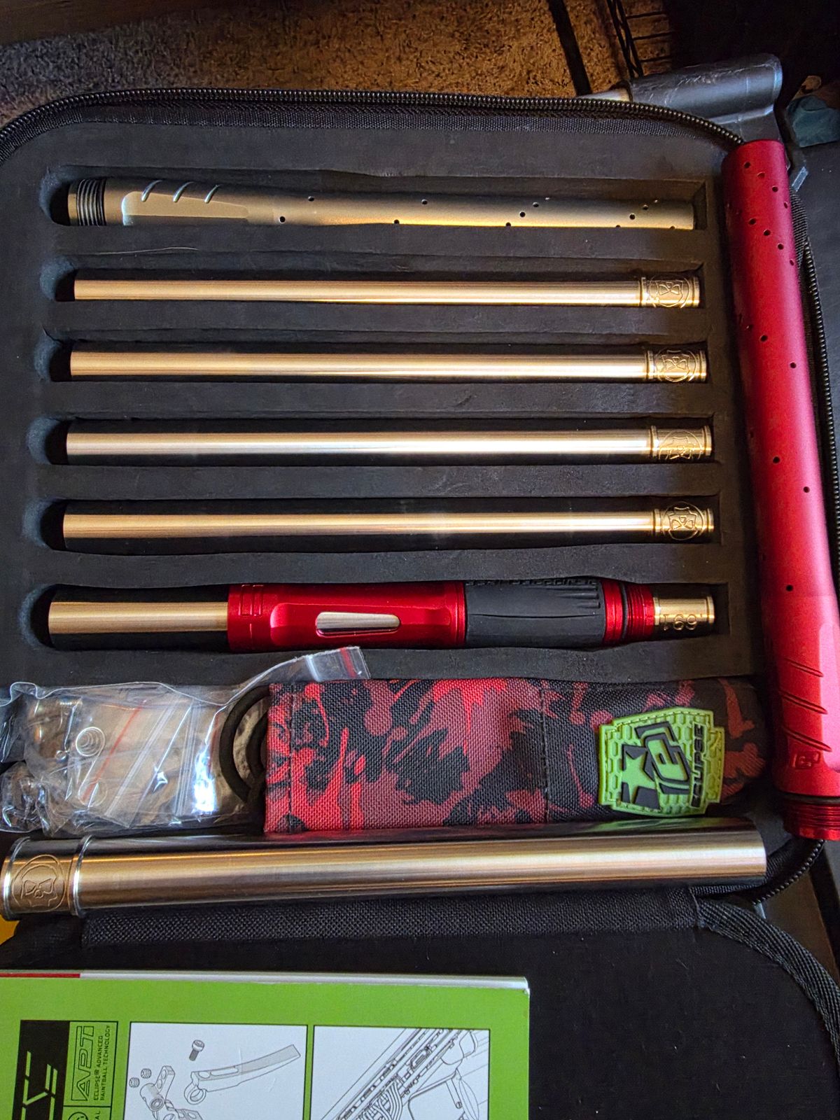 CS3 Twister graphite/red with mechanical frame