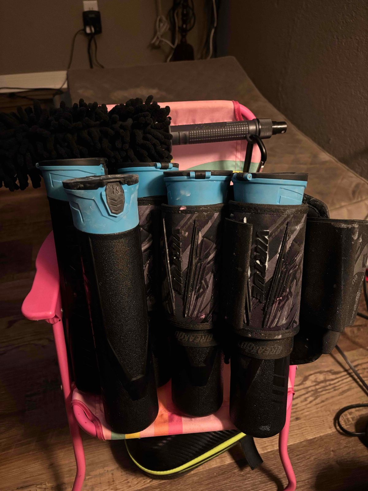 Breakout podpack w/ 6 pods and squegy