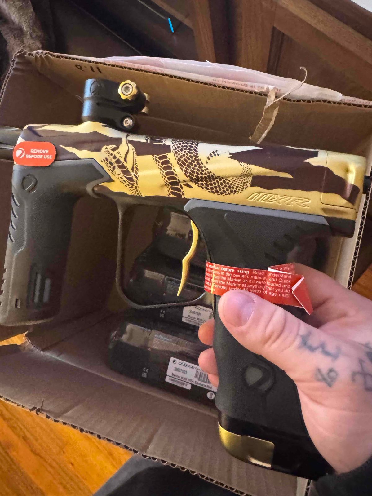 BRAND NEW SANDANA SNAKESTRIPE DYE MXR GOLD