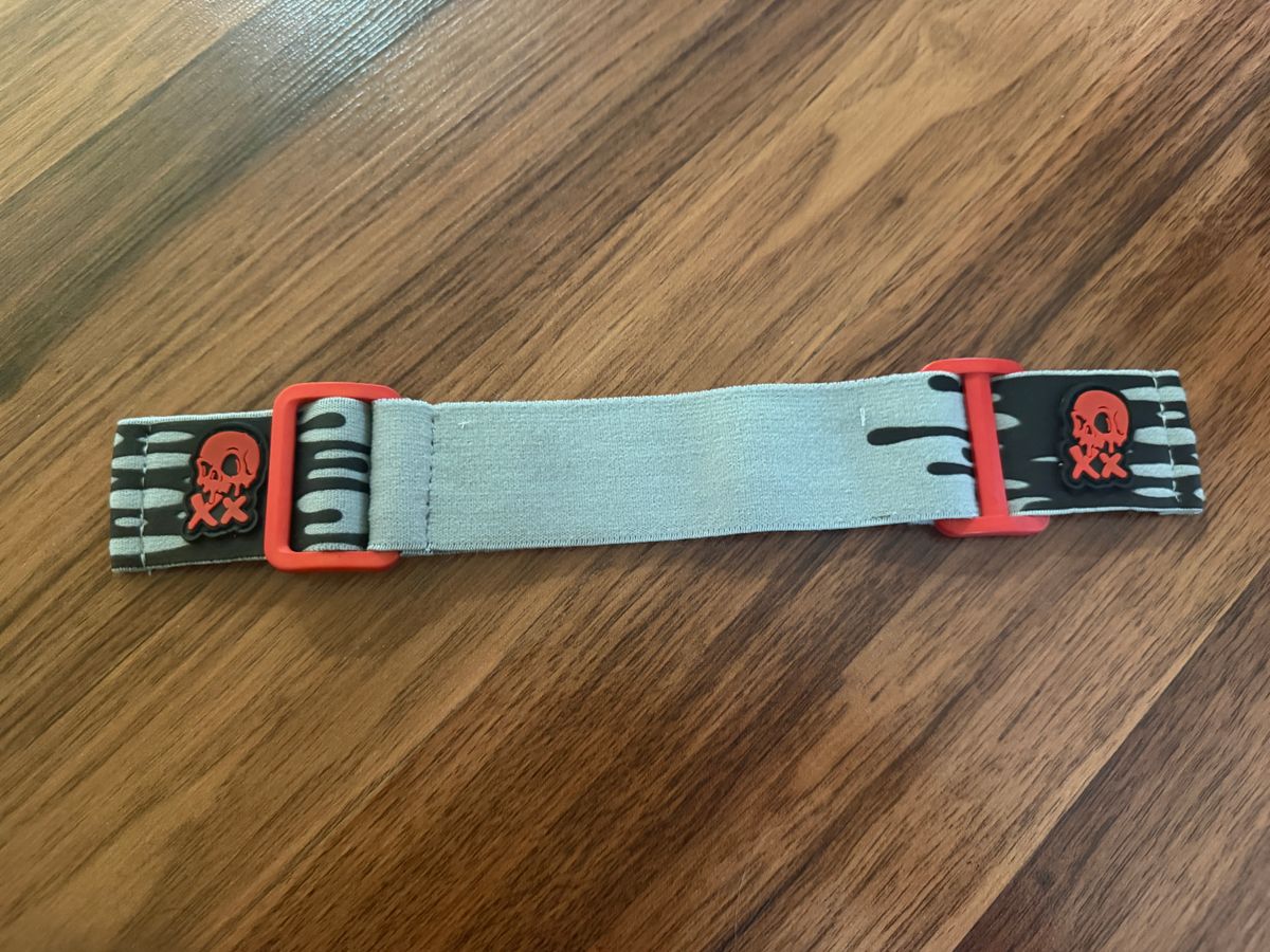 SD Grey/Red Mystery Strap