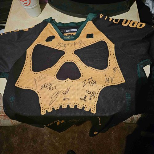 Mickowski jersey signed by current infamous team