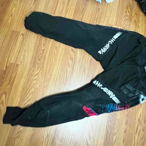 Hk army joggers