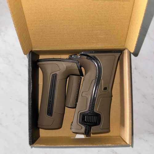 Brand New, Never used CS3 Tan Grips