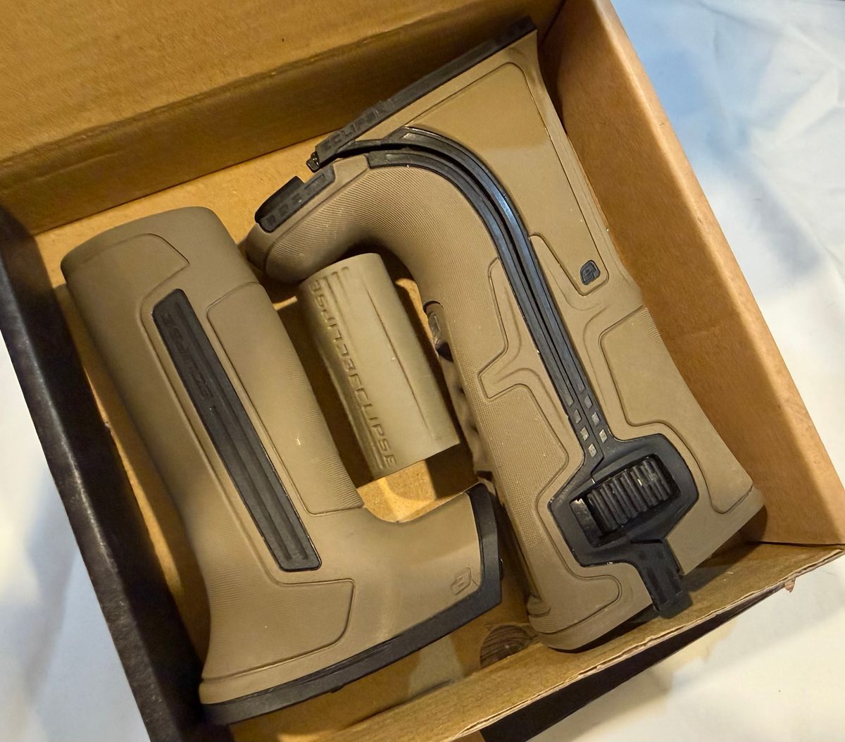 CS3 grips, tan