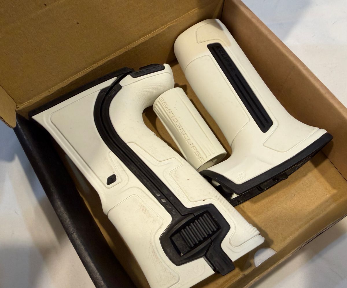 CS3 grips, white