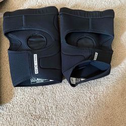 CRBN knee pads