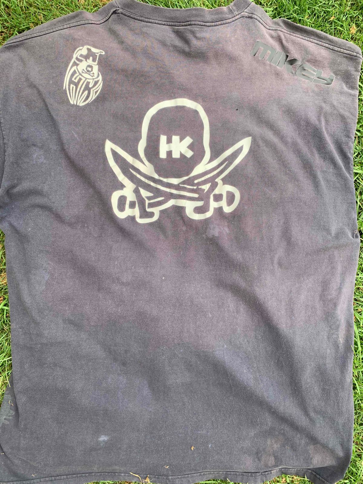 HK ARMY Skull and Swords Longsleeve 