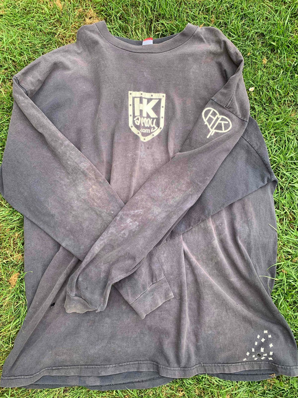 HK ARMY Skull and Swords Longsleeve 